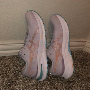 8.5B ASICS Gel-Kayano 29